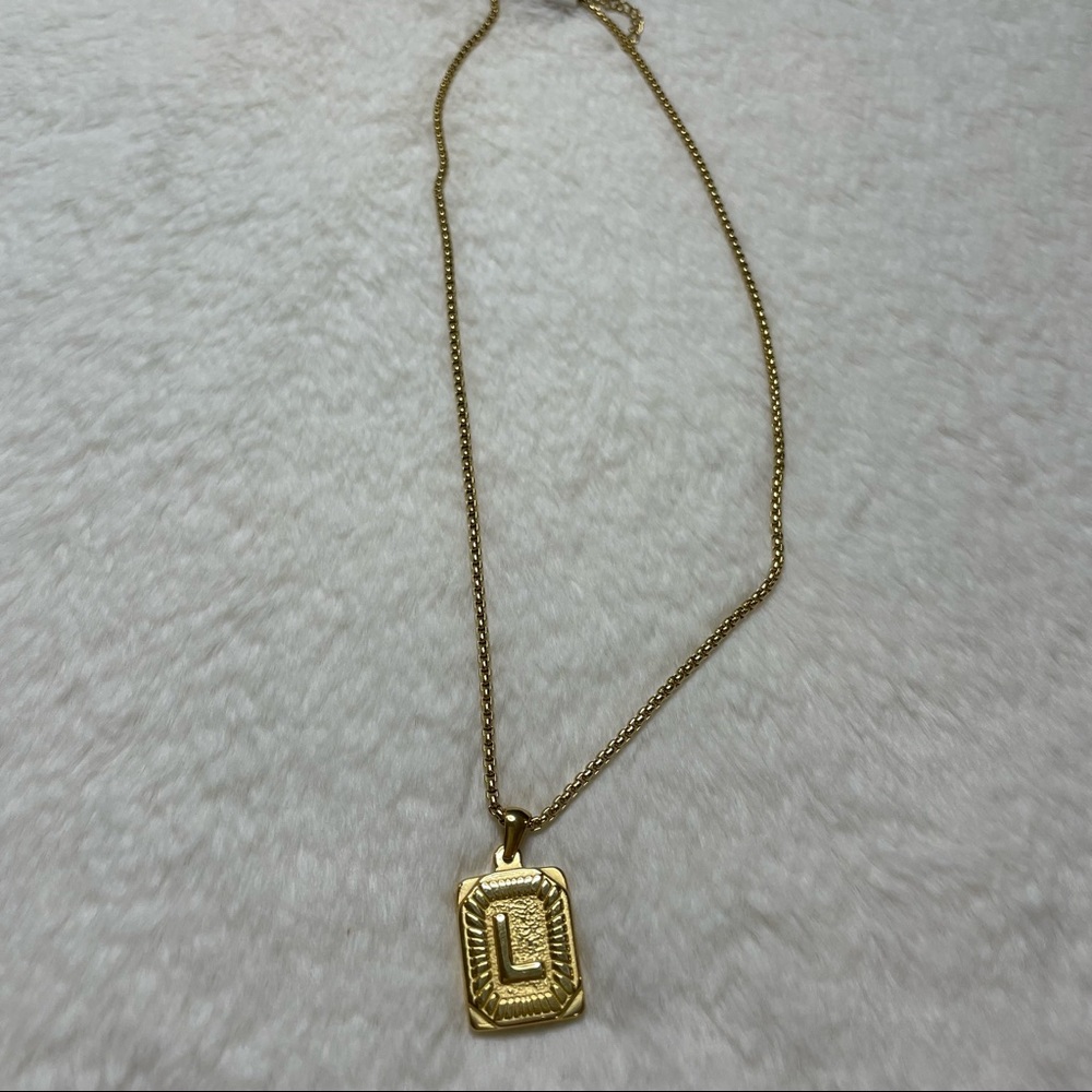 L, R Initial Necklace_Square Shape